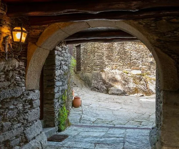 Quinta De Mouraes - Casa Do Xisto 컨트리하우스